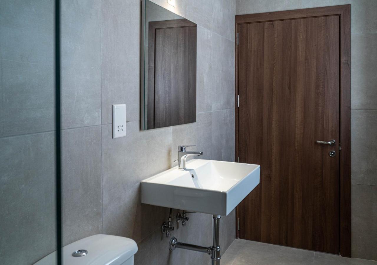 The Rose Hostel سانت جوليان الغرفة الصورة